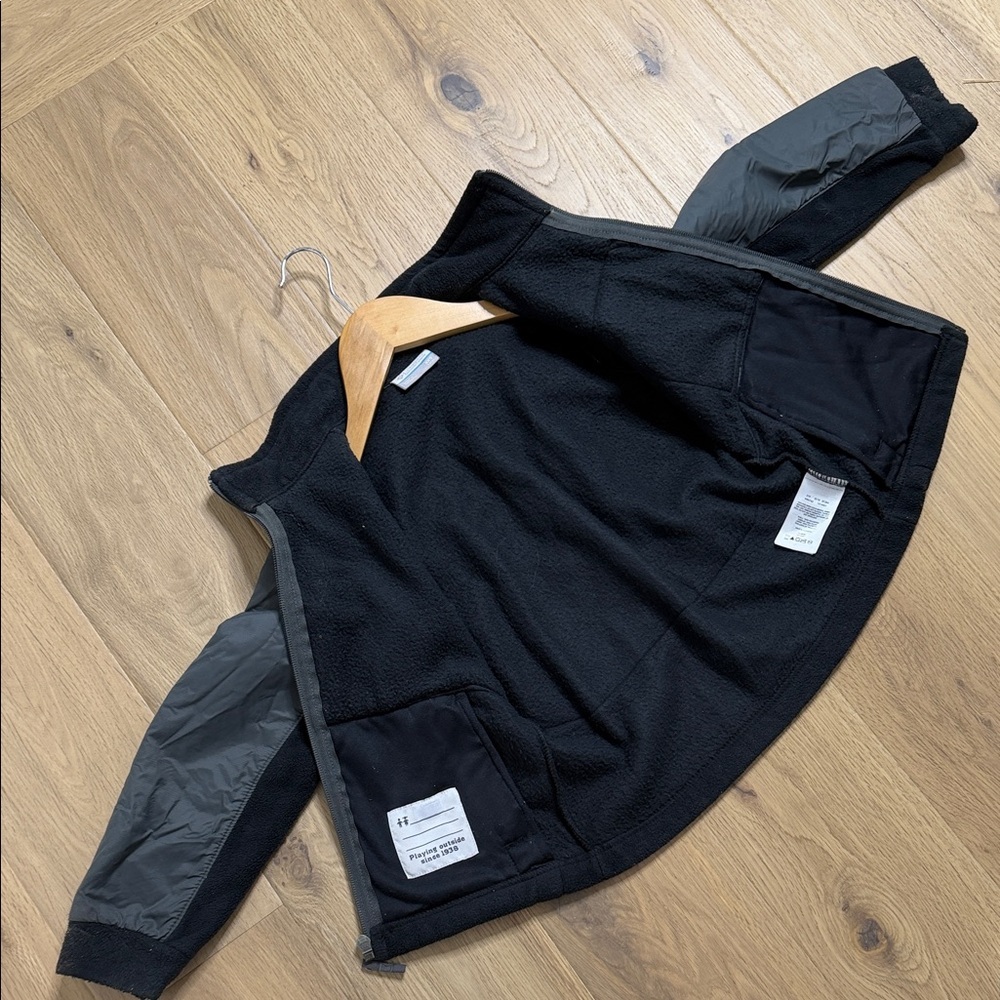 Columbia Kids Dark Gray and Black Puffer Jacket - Picture 9 of 9